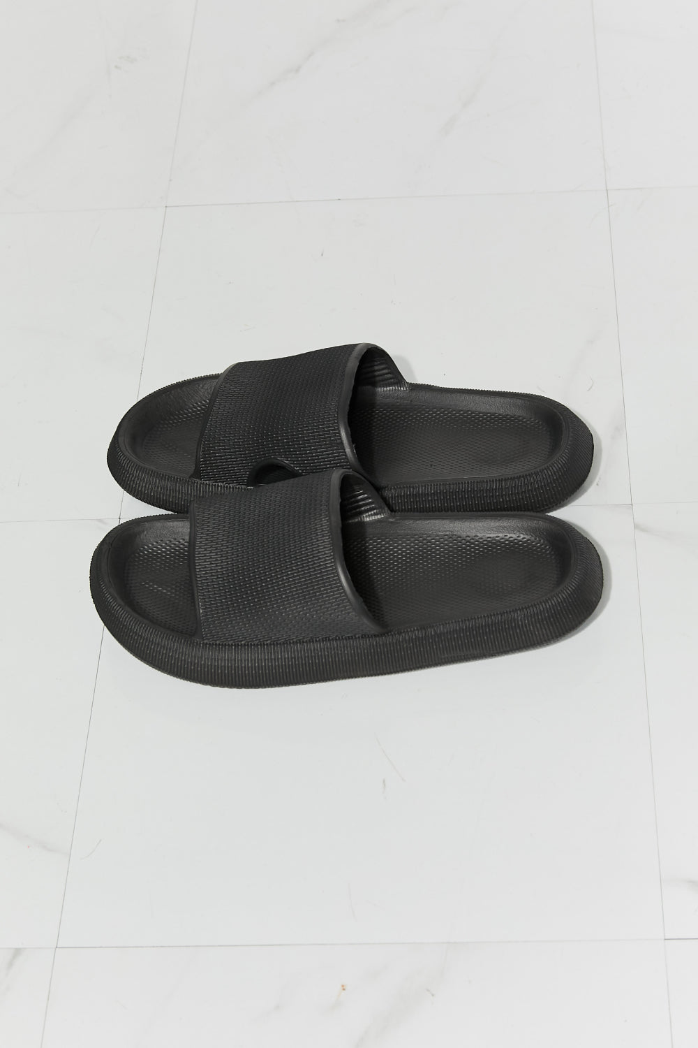 MMShoes Arms Around Me Open Toe Slide in Black Trendsi